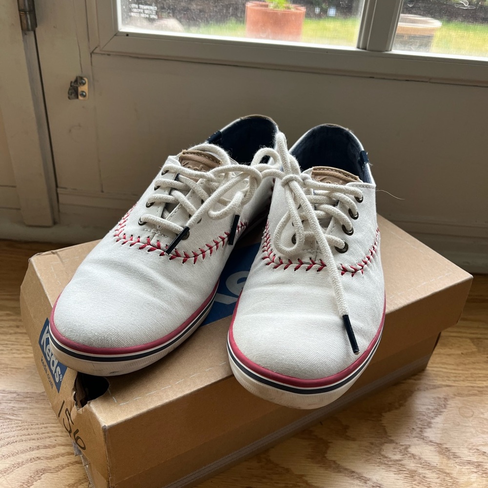 Like new Women’s Keds Champion Pennant Baseball Fashion Sneakers (Size 6.5)